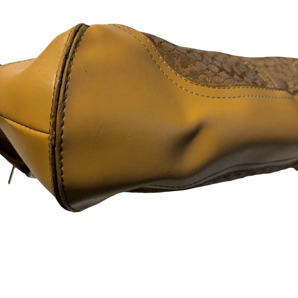 Coach Signature Logo Canvas Purse - Picture 6 of 16